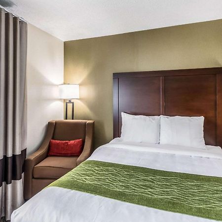 Comfort Inn Medford-Long Island Zewnętrze zdjęcie
