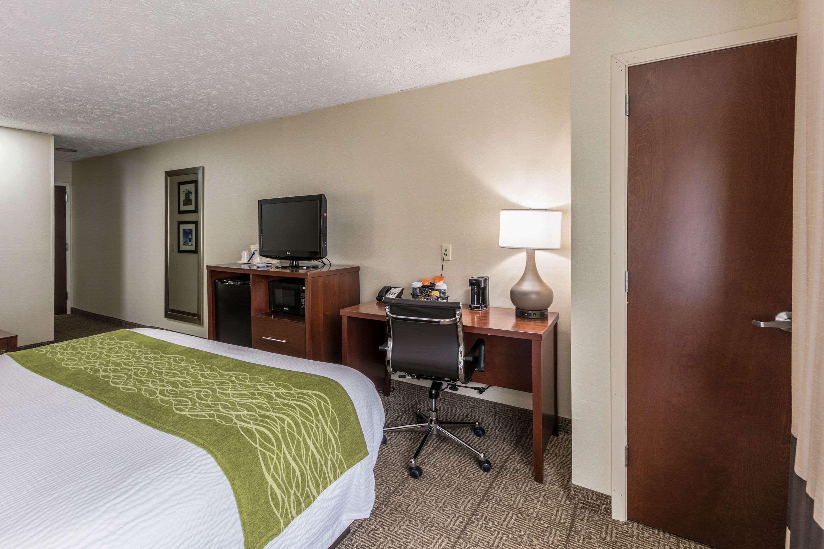 Comfort Inn Medford-Long Island Zewnętrze zdjęcie