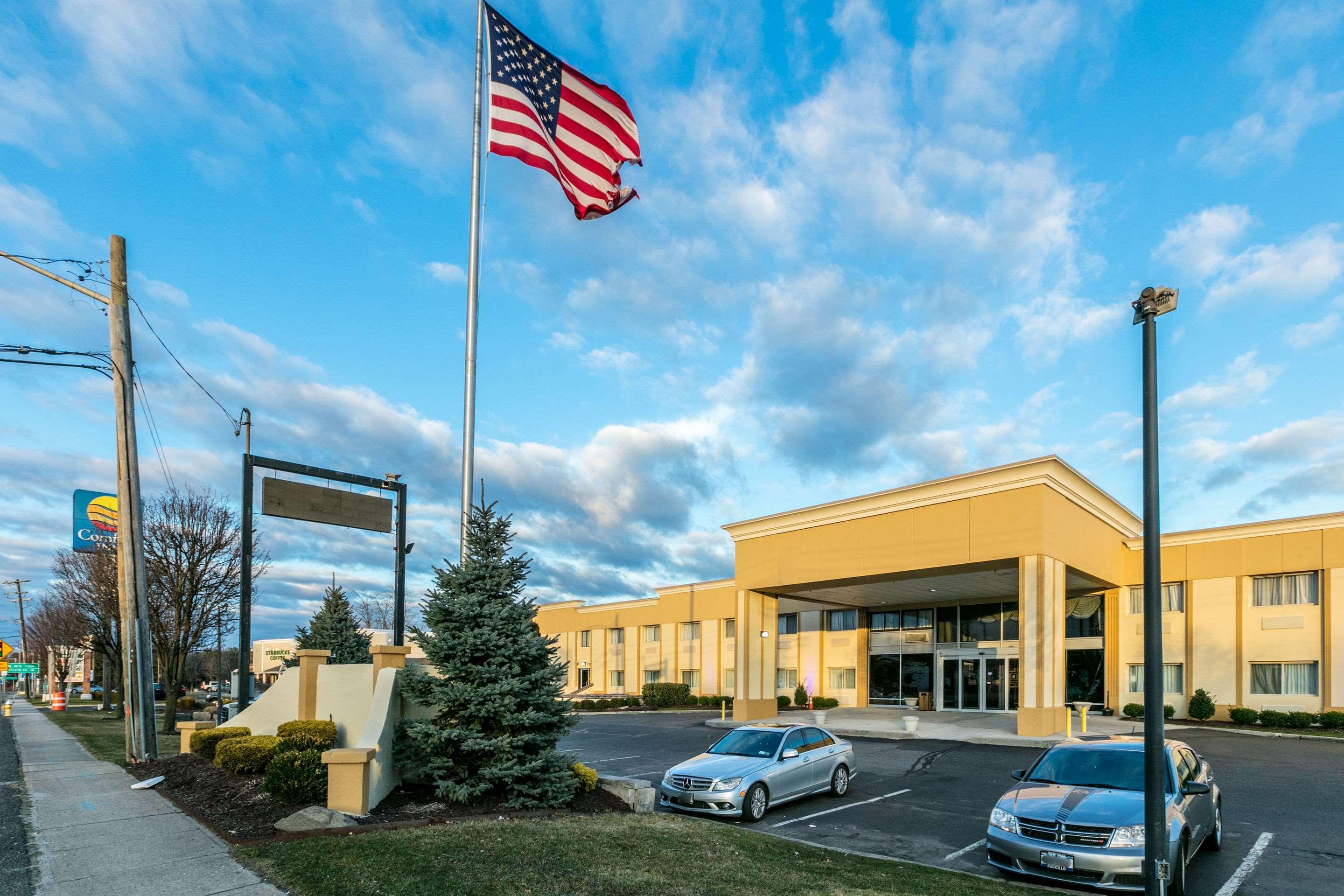 Comfort Inn Medford-Long Island Zewnętrze zdjęcie