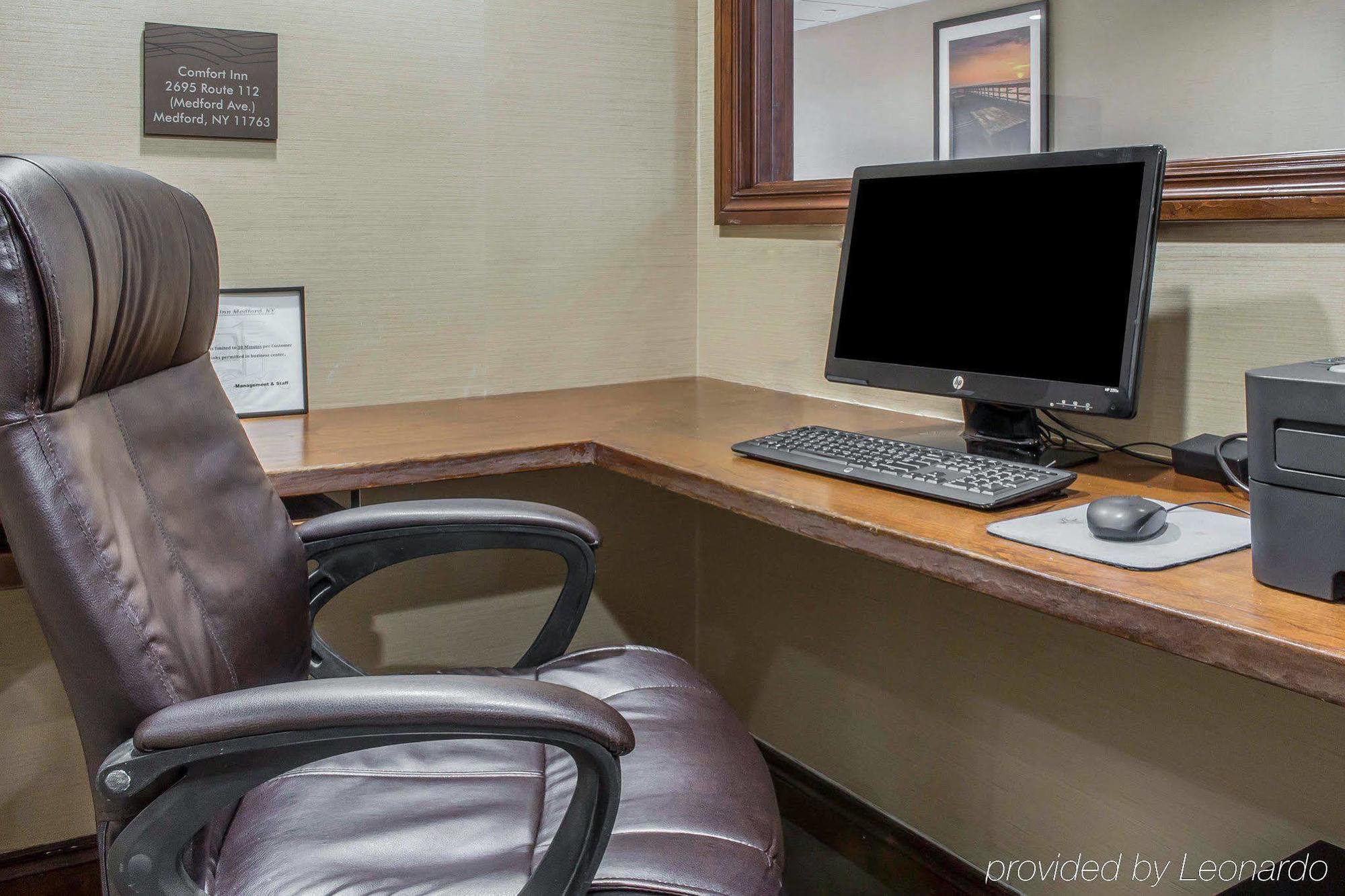 Comfort Inn Medford-Long Island Zewnętrze zdjęcie