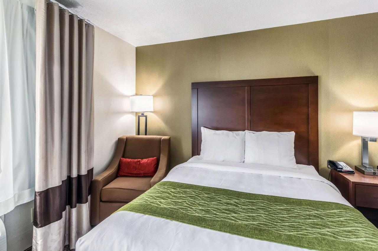 Comfort Inn Medford-Long Island Zewnętrze zdjęcie